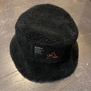 MISBHV Sherpa bucket black hat women’s